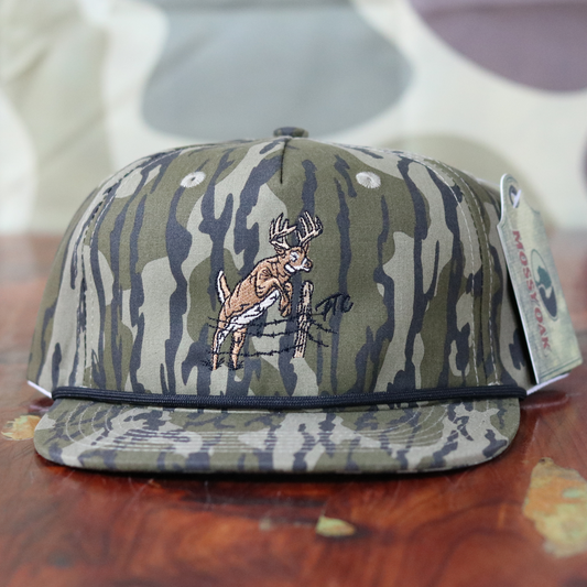 Pull Time Hat | Traveling Buck | Mossy Oak Bottomland